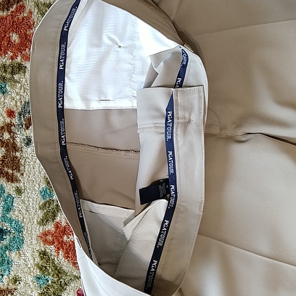 Men's PGA Tour Golf Shorts - Picture 4 of 5